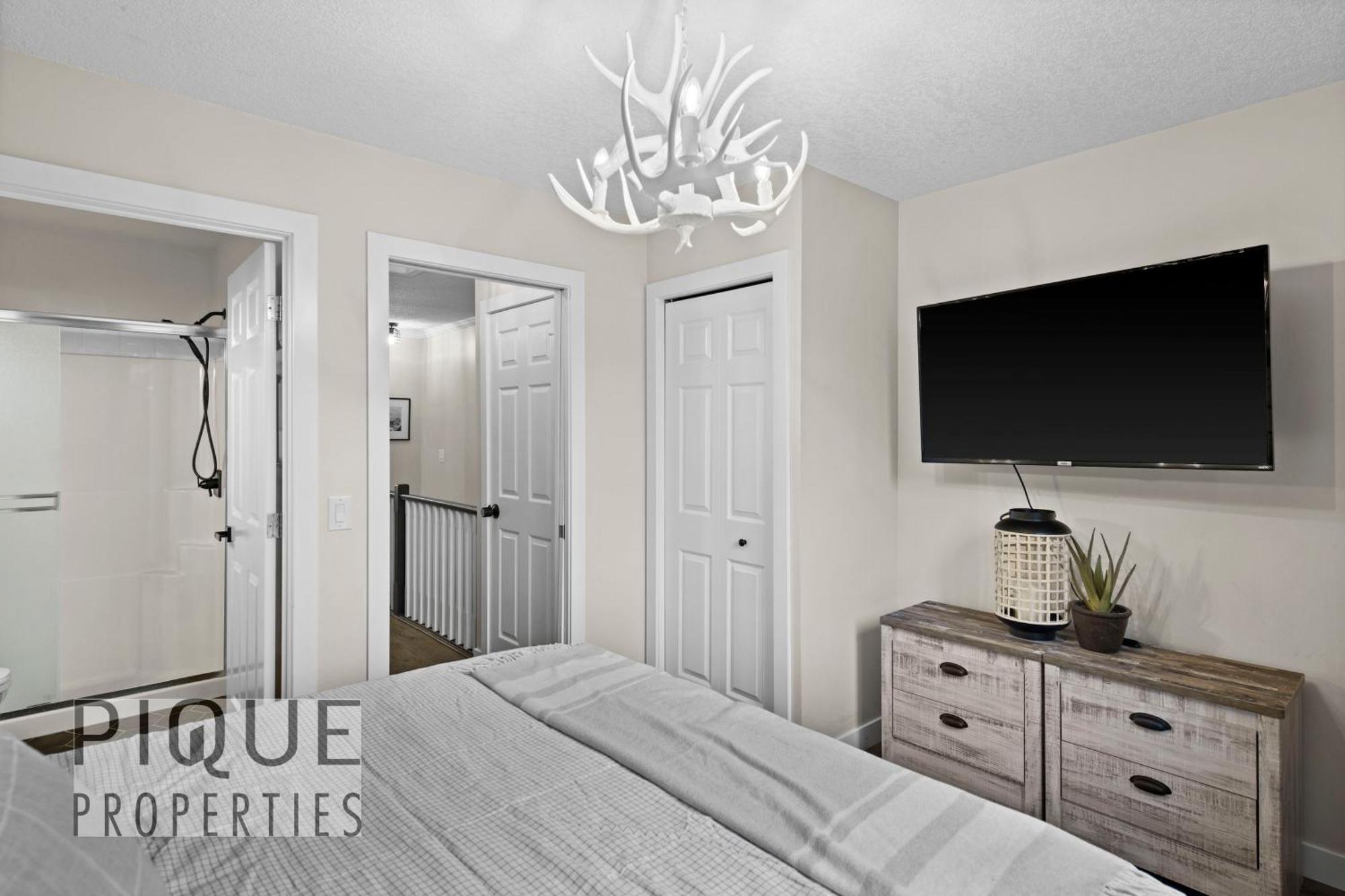 קאנמור Mystic Mountain Chalet, Heated Outdoor Pool & Hot Tub, Free Parking, Fast Wifi! מראה חיצוני תמונה