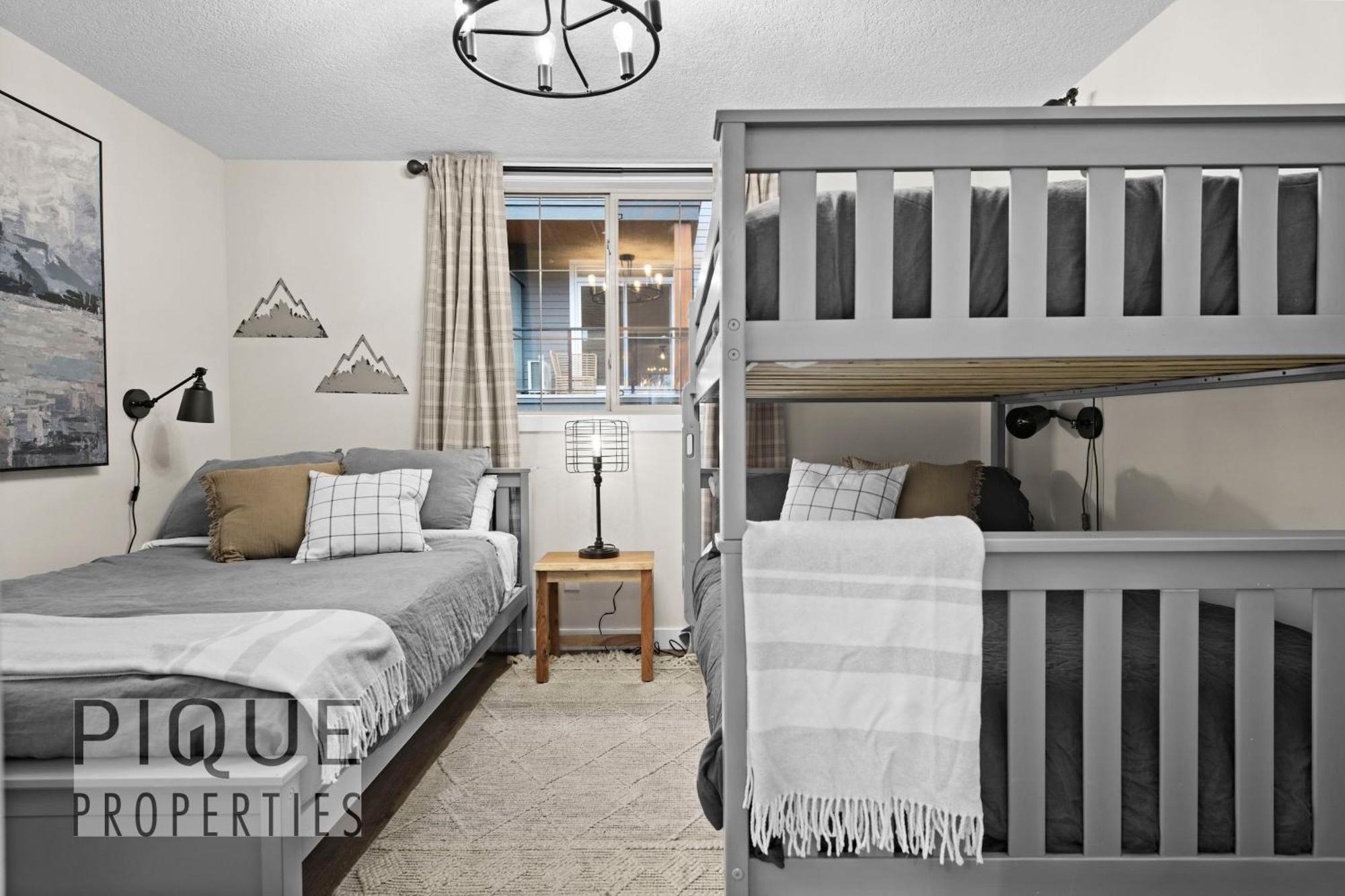 קאנמור Mystic Mountain Chalet, Heated Outdoor Pool & Hot Tub, Free Parking, Fast Wifi! מראה חיצוני תמונה